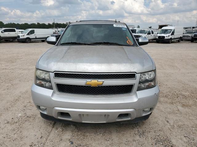 Photo 4 VIN: 1GNSCJE07DR126475 - CHEVROLET SUBURBAN 