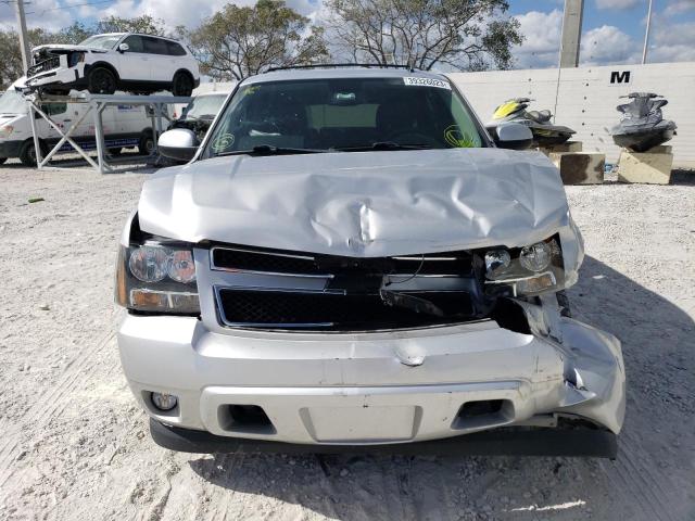 Photo 4 VIN: 1GNSCJE07ER211401 - CHEVROLET SUBURBAN C 