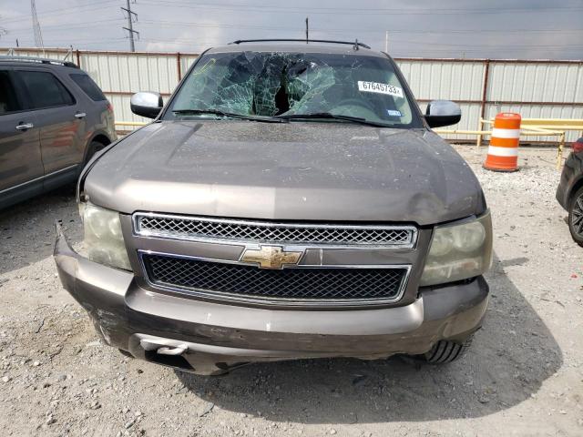 Photo 4 VIN: 1GNSCJE08BR119077 - CHEVROLET SUBURBAN C 