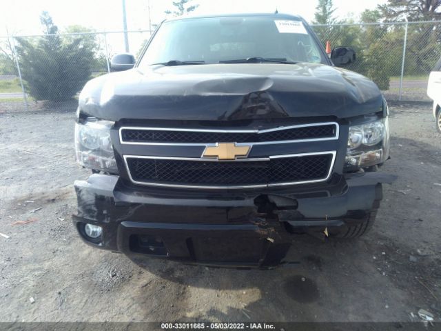 Photo 5 VIN: 1GNSCJE08CR167986 - CHEVROLET SUBURBAN 