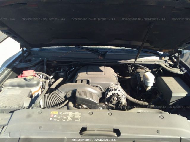 Photo 9 VIN: 1GNSCJE08DR372645 - CHEVROLET SUBURBAN 