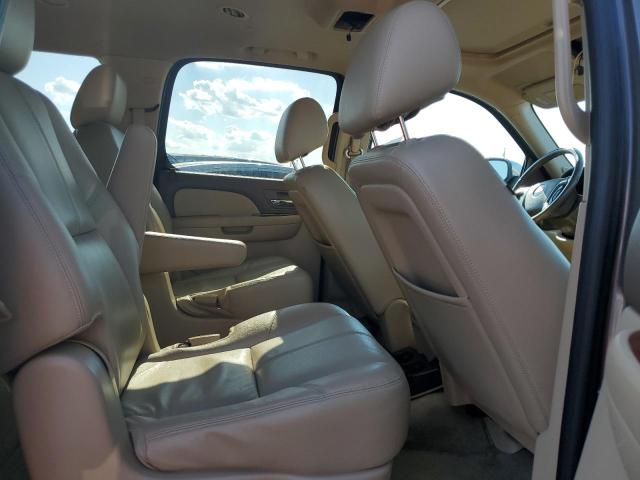 Photo 10 VIN: 1GNSCJE09CR205578 - CHEVROLET SUBURBAN 