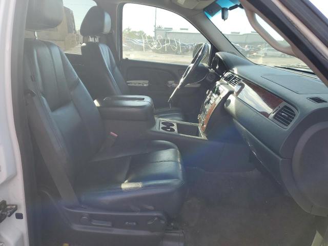 Photo 4 VIN: 1GNSCJE09CR269717 - CHEVROLET SUBURBAN 