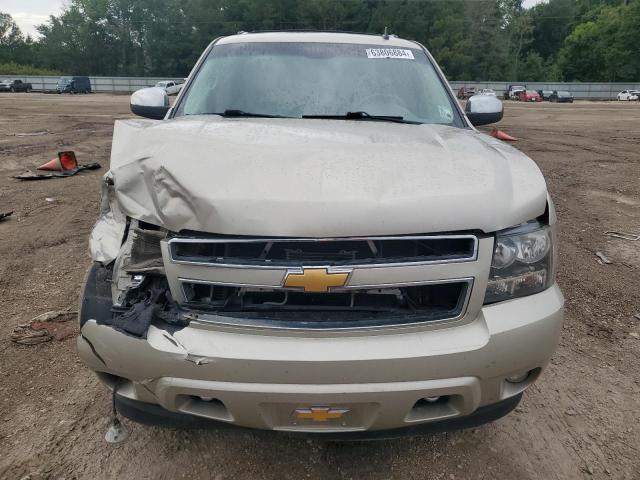 Photo 4 VIN: 1GNSCJE09DR142743 - CHEVROLET SUBURBAN 