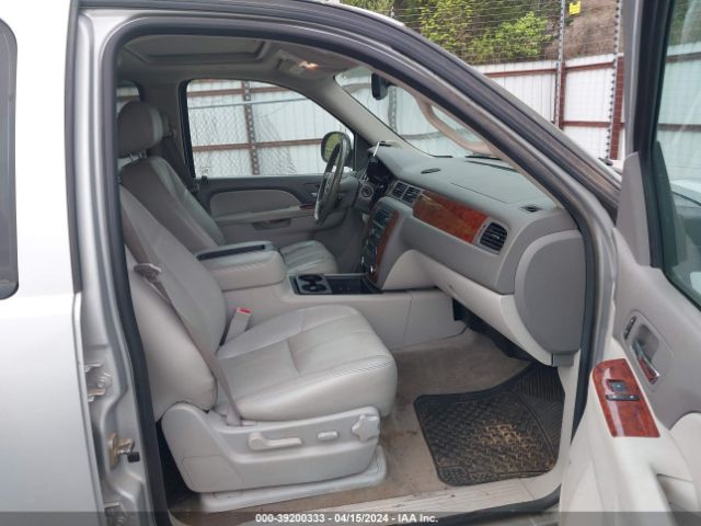 Photo 4 VIN: 1GNSCJE09ER110716 - CHEVROLET SUBURBAN 1500 