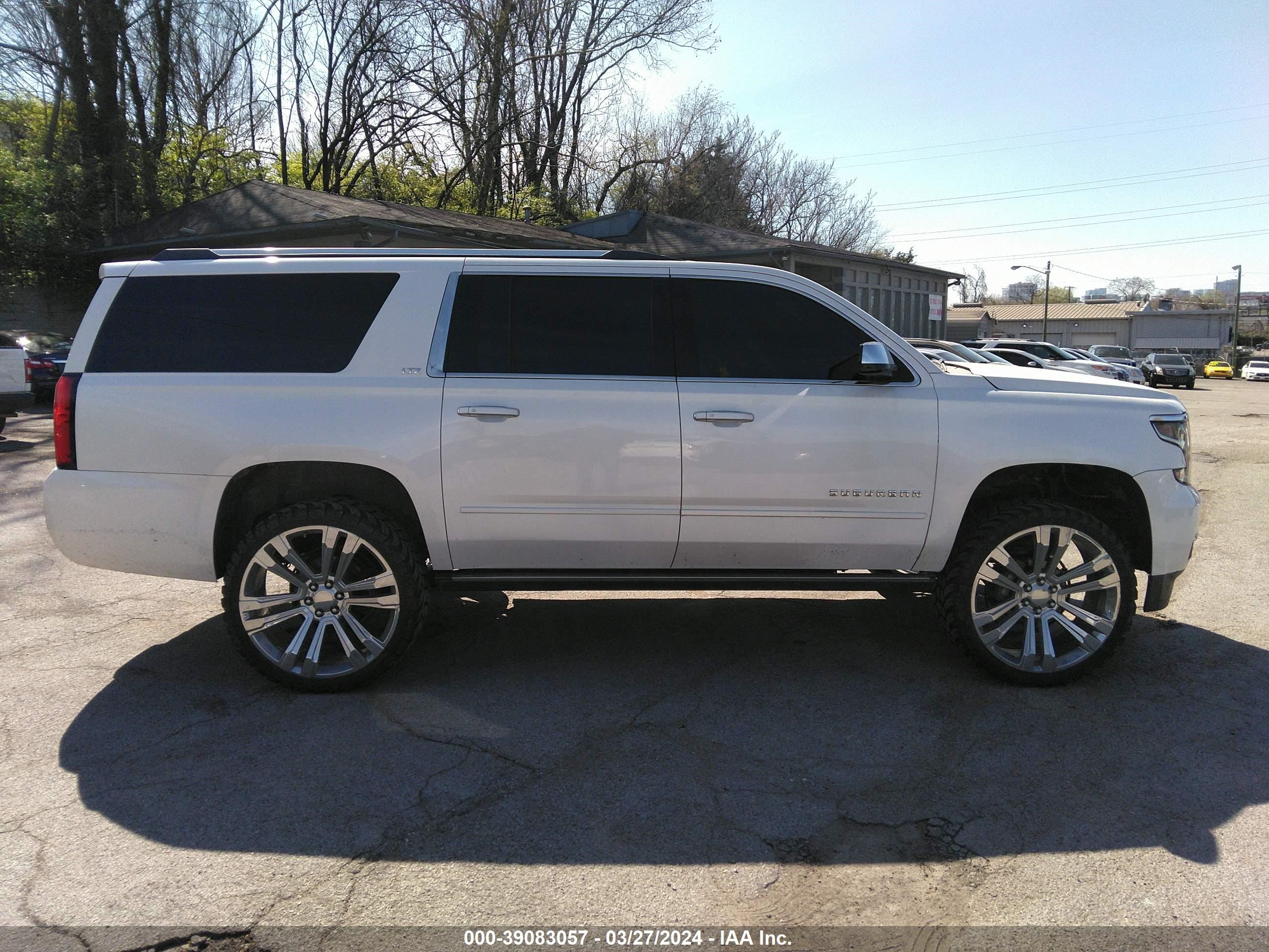 Photo 12 VIN: 1GNSCJKC0GR262756 - CHEVROLET SUBURBAN 