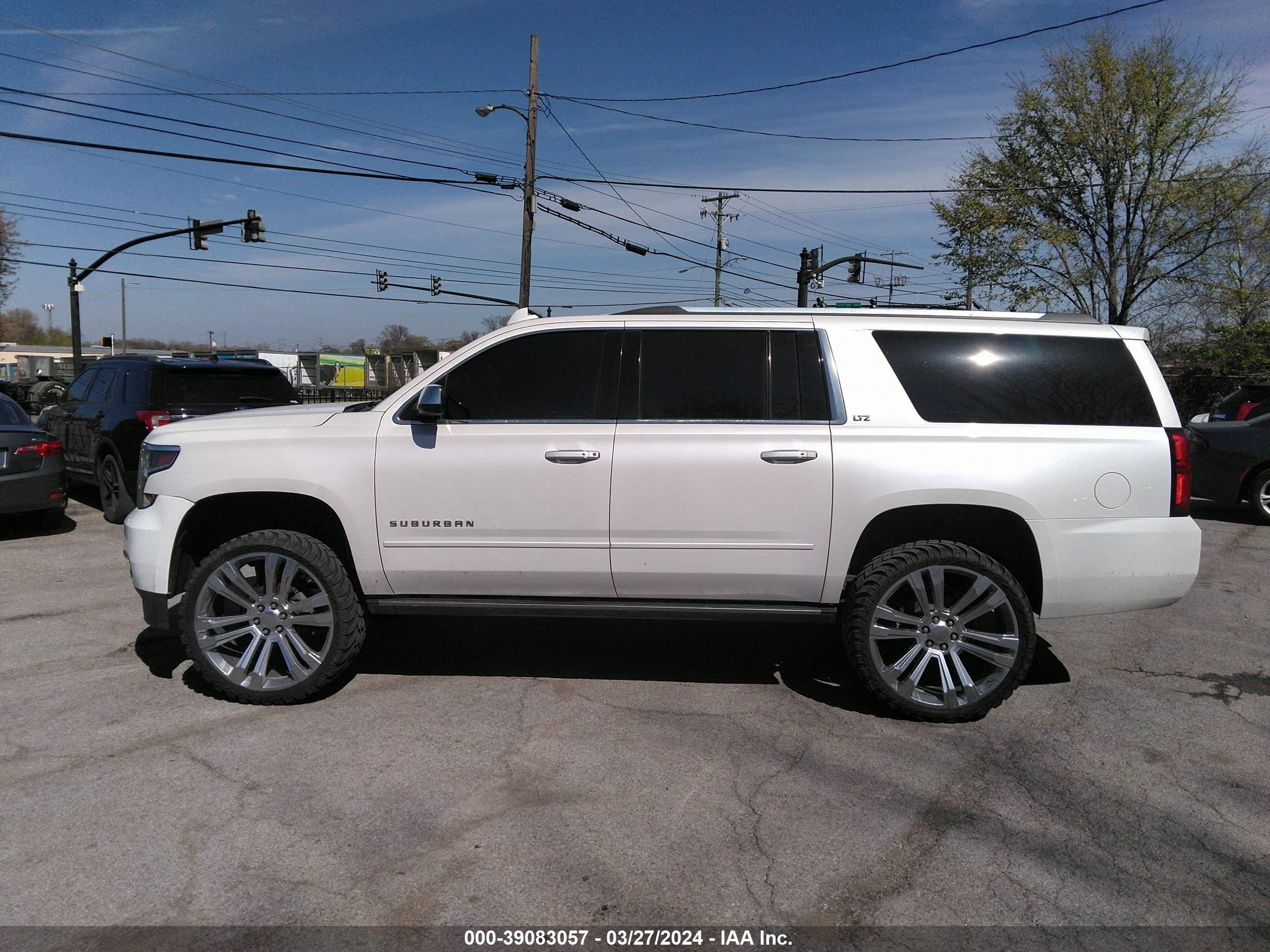 Photo 13 VIN: 1GNSCJKC0GR262756 - CHEVROLET SUBURBAN 