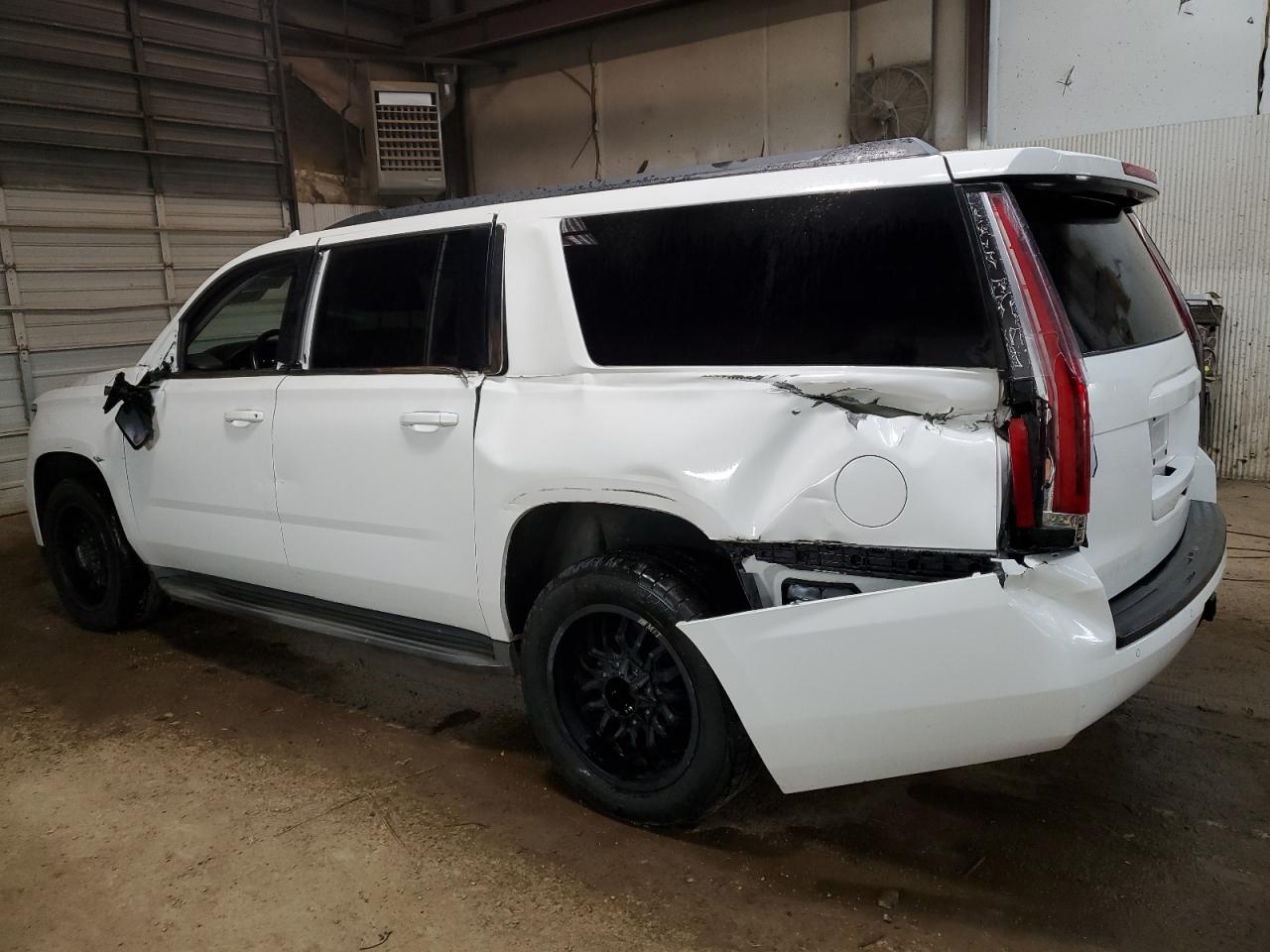 Photo 1 VIN: 1GNSCJKC3FR534134 - CHEVROLET SUBURBAN 