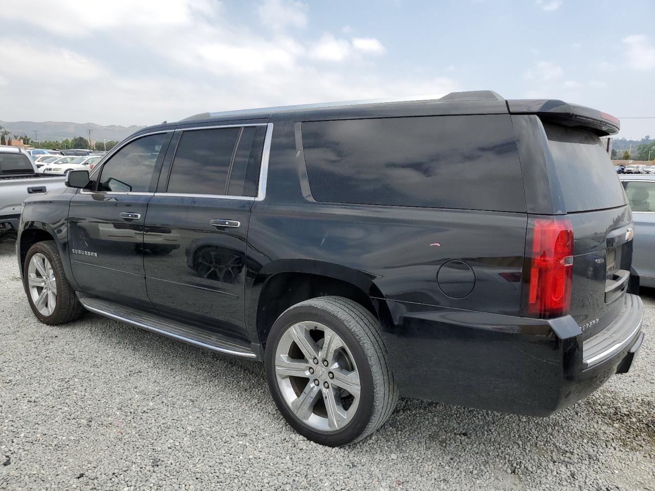 Photo 1 VIN: 1GNSCJKC9HR257556 - CHEVROLET SUBURBAN 