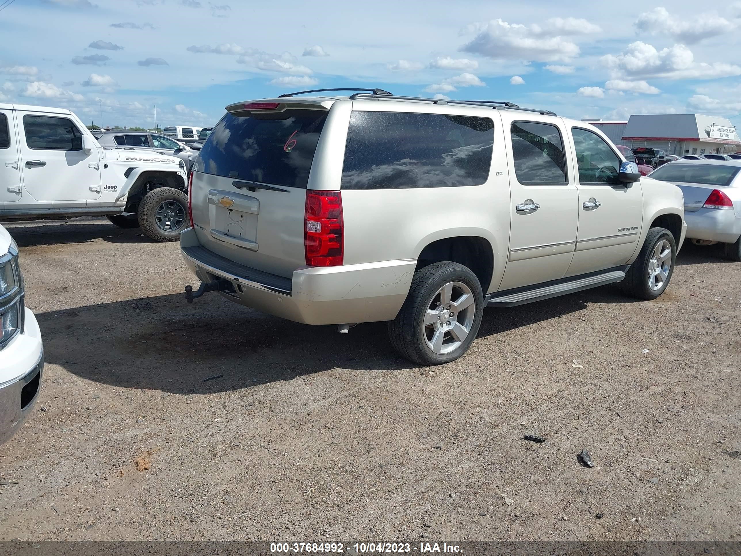 Photo 3 VIN: 1GNSCKE02ER109364 - CHEVROLET SUBURBAN 