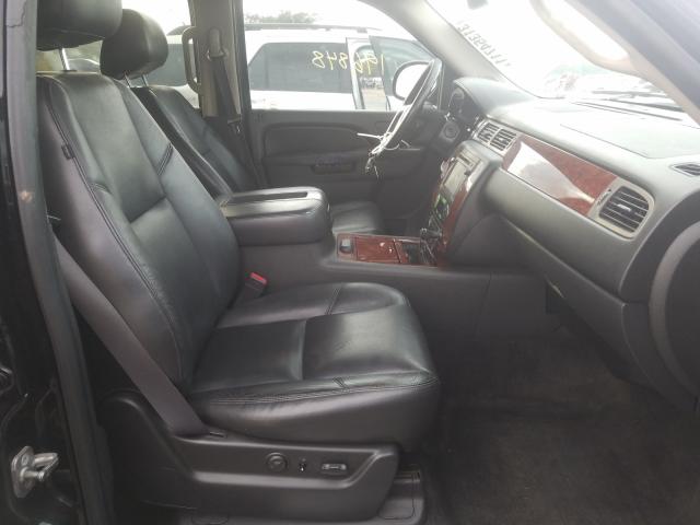 Photo 4 VIN: 1GNSCKE04CR233892 - CHEVROLET SUBURBAN C 