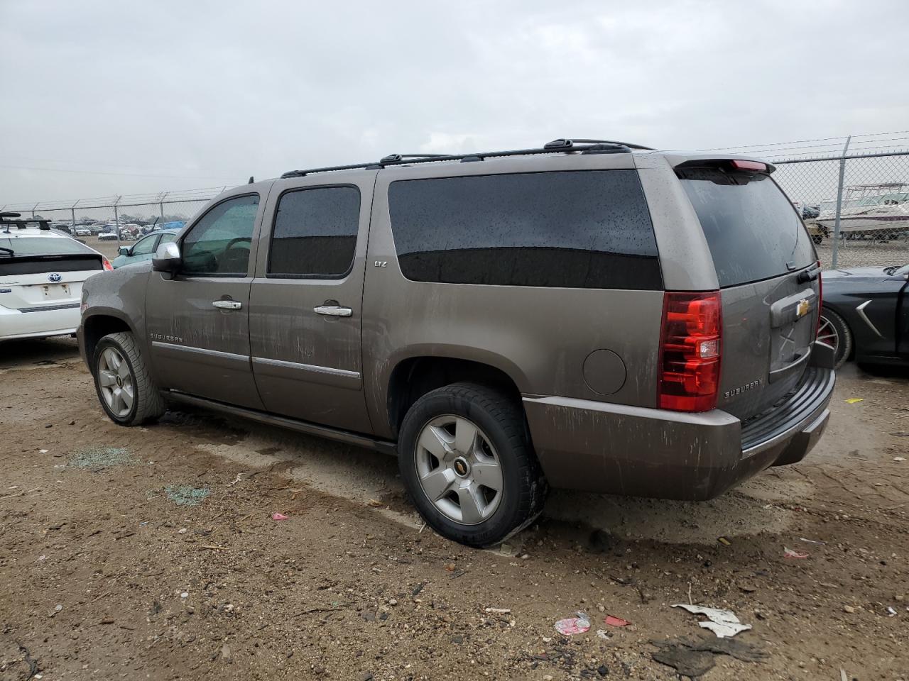 Photo 1 VIN: 1GNSCKE06DR181506 - CHEVROLET SUBURBAN 