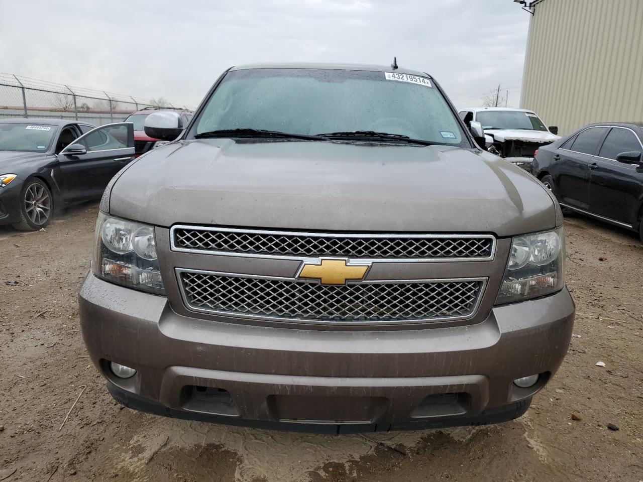 Photo 4 VIN: 1GNSCKE06DR181506 - CHEVROLET SUBURBAN 