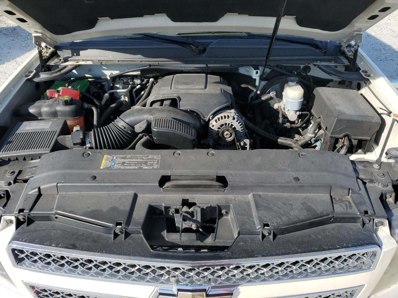 Photo 11 VIN: 1GNSCKE09BR124102 - CHEVROLET SUBURBAN 