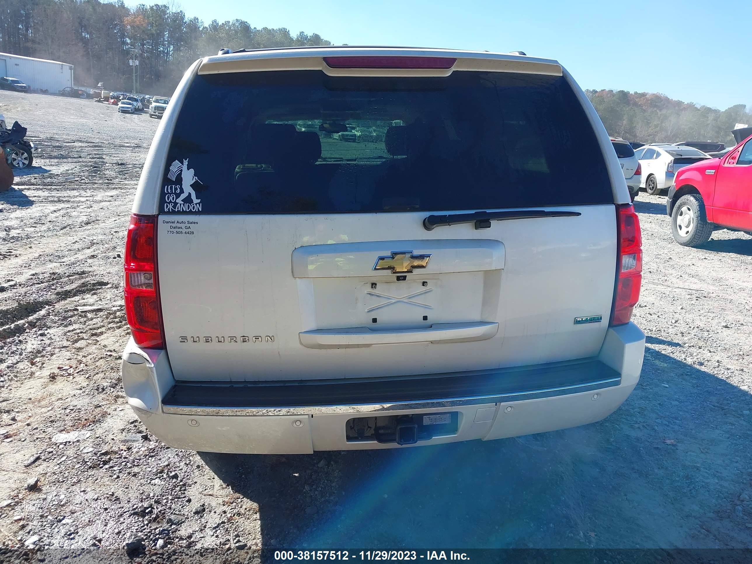 Photo 15 VIN: 1GNSCKE09BR349958 - CHEVROLET SUBURBAN 