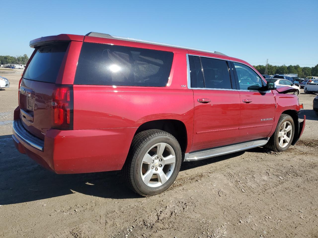 Photo 2 VIN: 1GNSCKKC9FR153099 - CHEVROLET SUBURBAN 