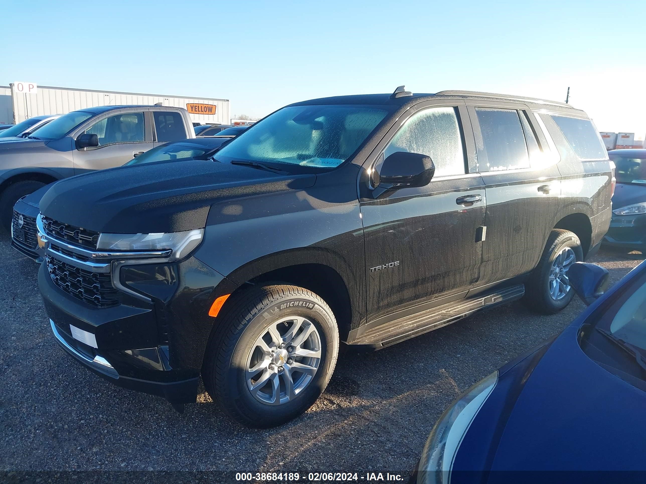 Photo 1 VIN: 1GNSCLED4RR156443 - CHEVROLET TAHOE 