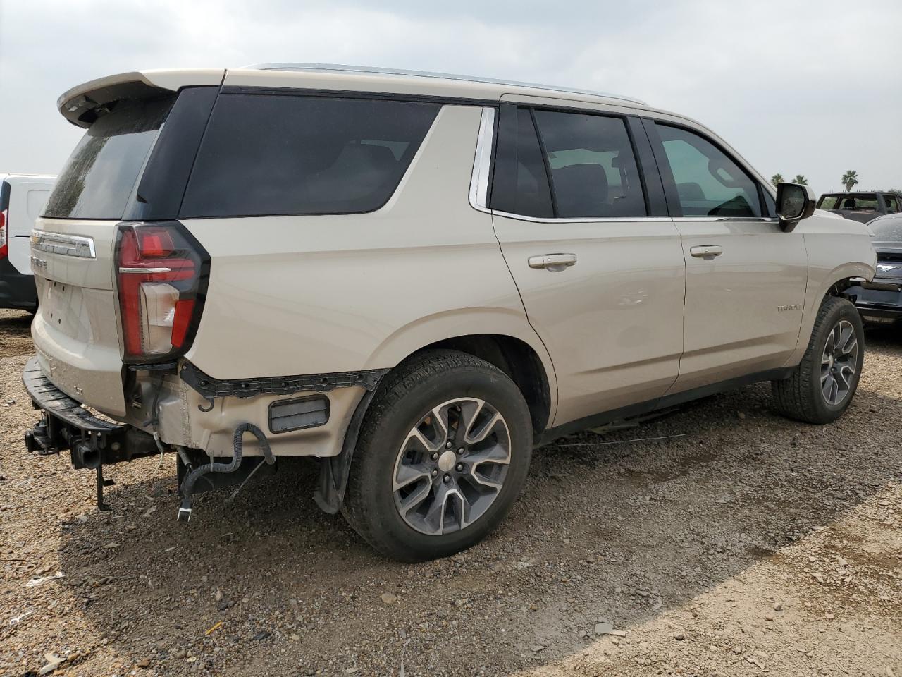 Photo 2 VIN: 1GNSCNKD0MR381287 - CHEVROLET TAHOE 