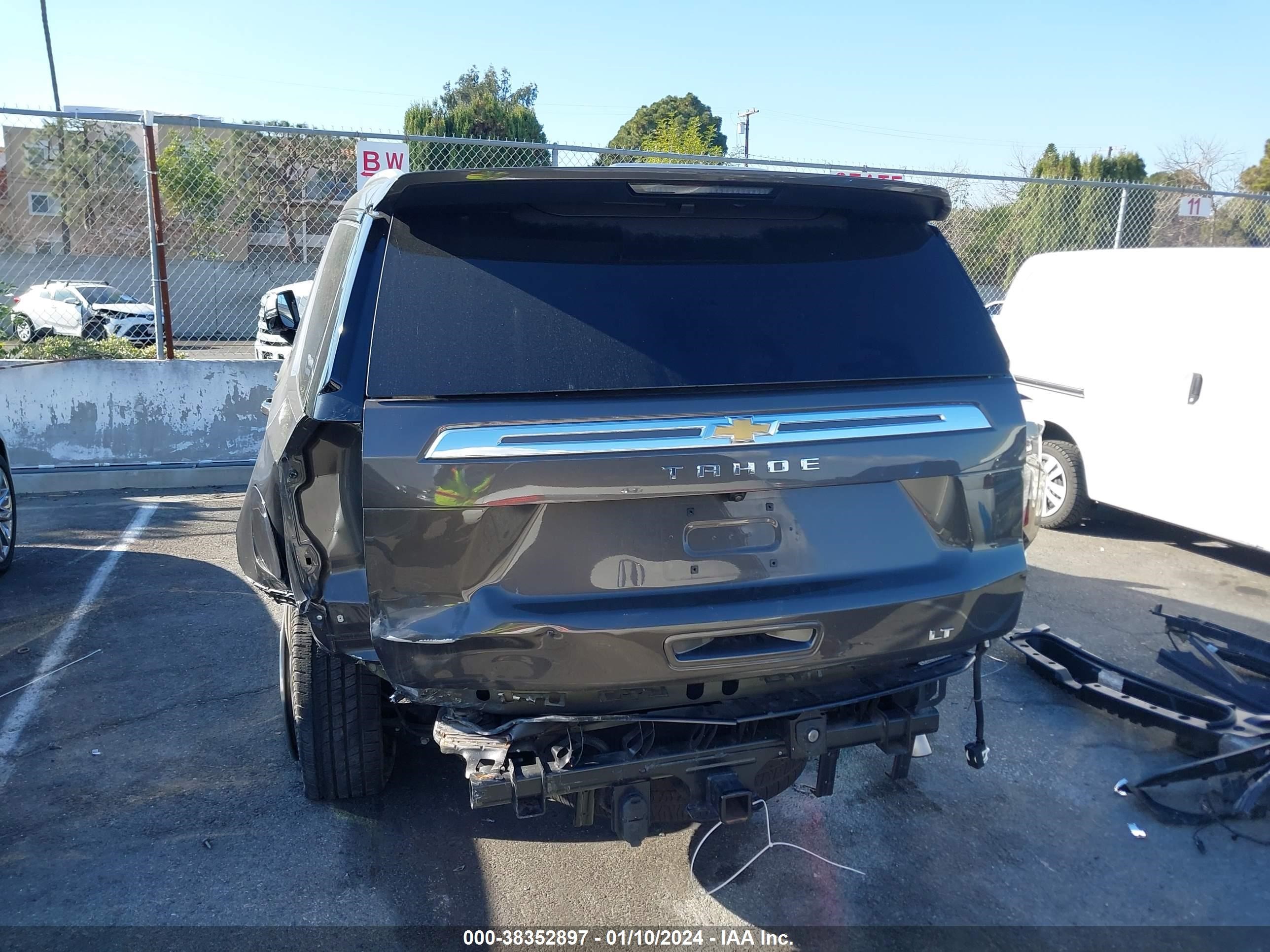 Photo 16 VIN: 1GNSCNKD4MR116159 - CHEVROLET TAHOE 