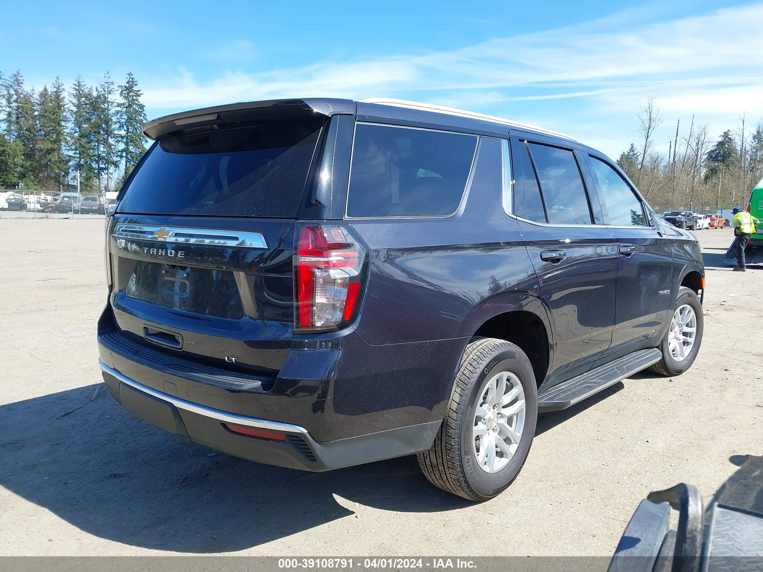 Photo 3 VIN: 1GNSCNKD5PR434912 - CHEVROLET TAHOE 