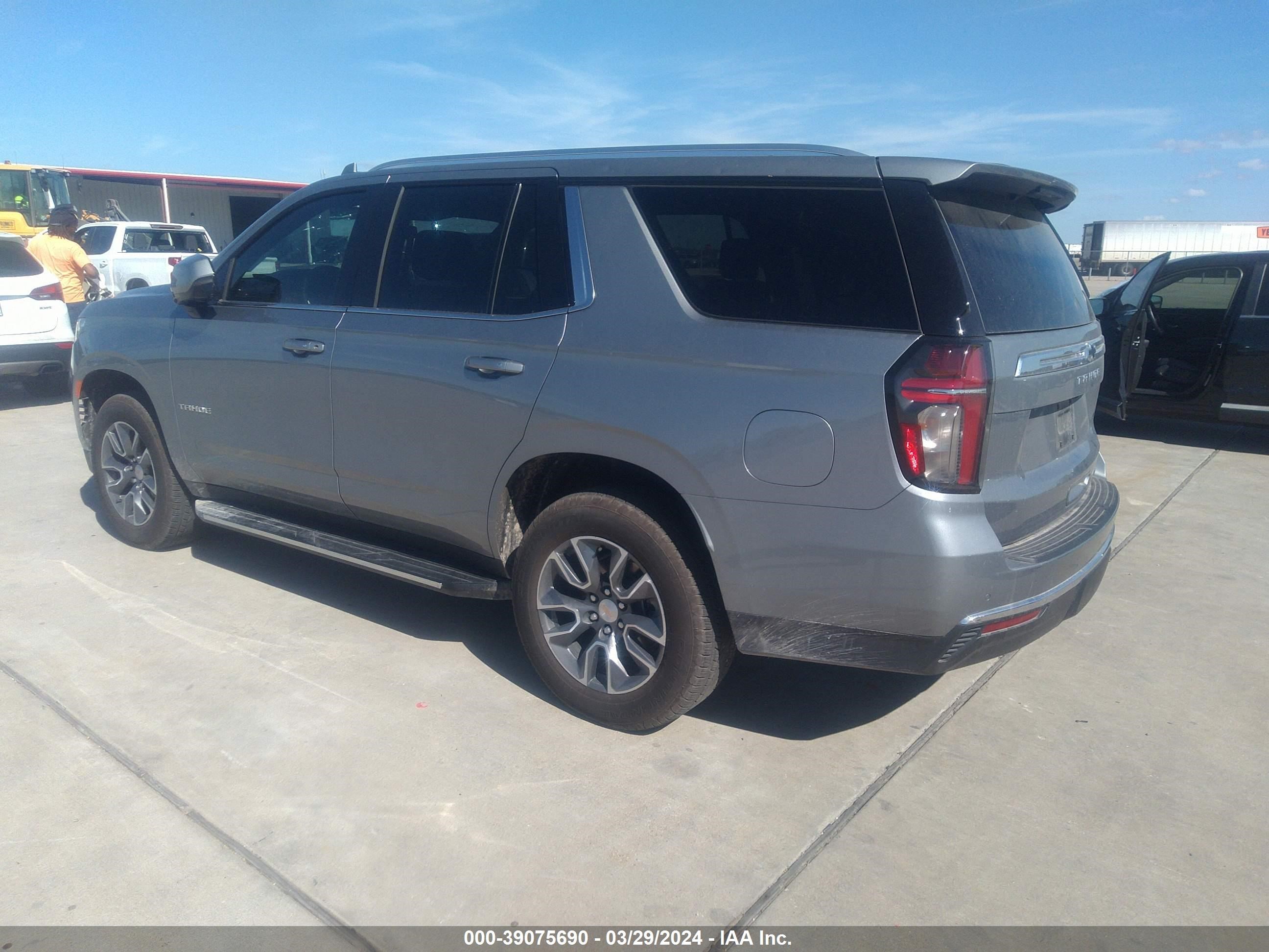 Photo 2 VIN: 1GNSCNKD5RR114248 - CHEVROLET TAHOE 