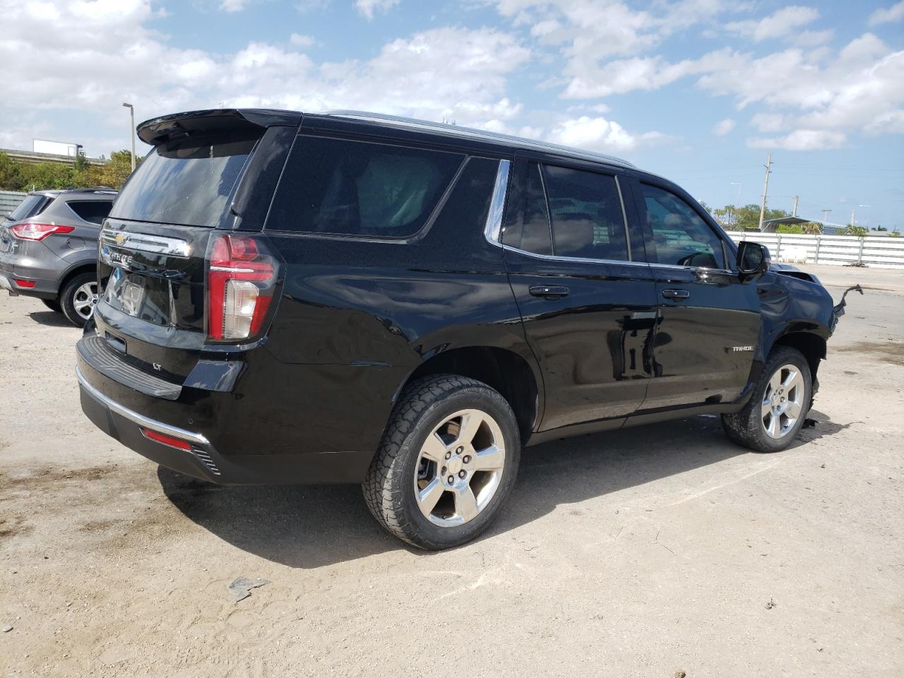 Photo 2 VIN: 1GNSCNKTXPR508932 - CHEVROLET TAHOE 