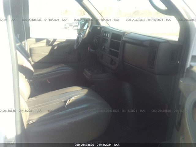 Photo 4 VIN: 1GNSGBF43D1163100 - CHEVROLET EXPRESS PASSENGER 