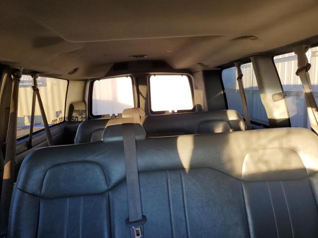 Photo 9 VIN: 1GNSGBF47B1100563 - CHEVROLET EXPRESS 