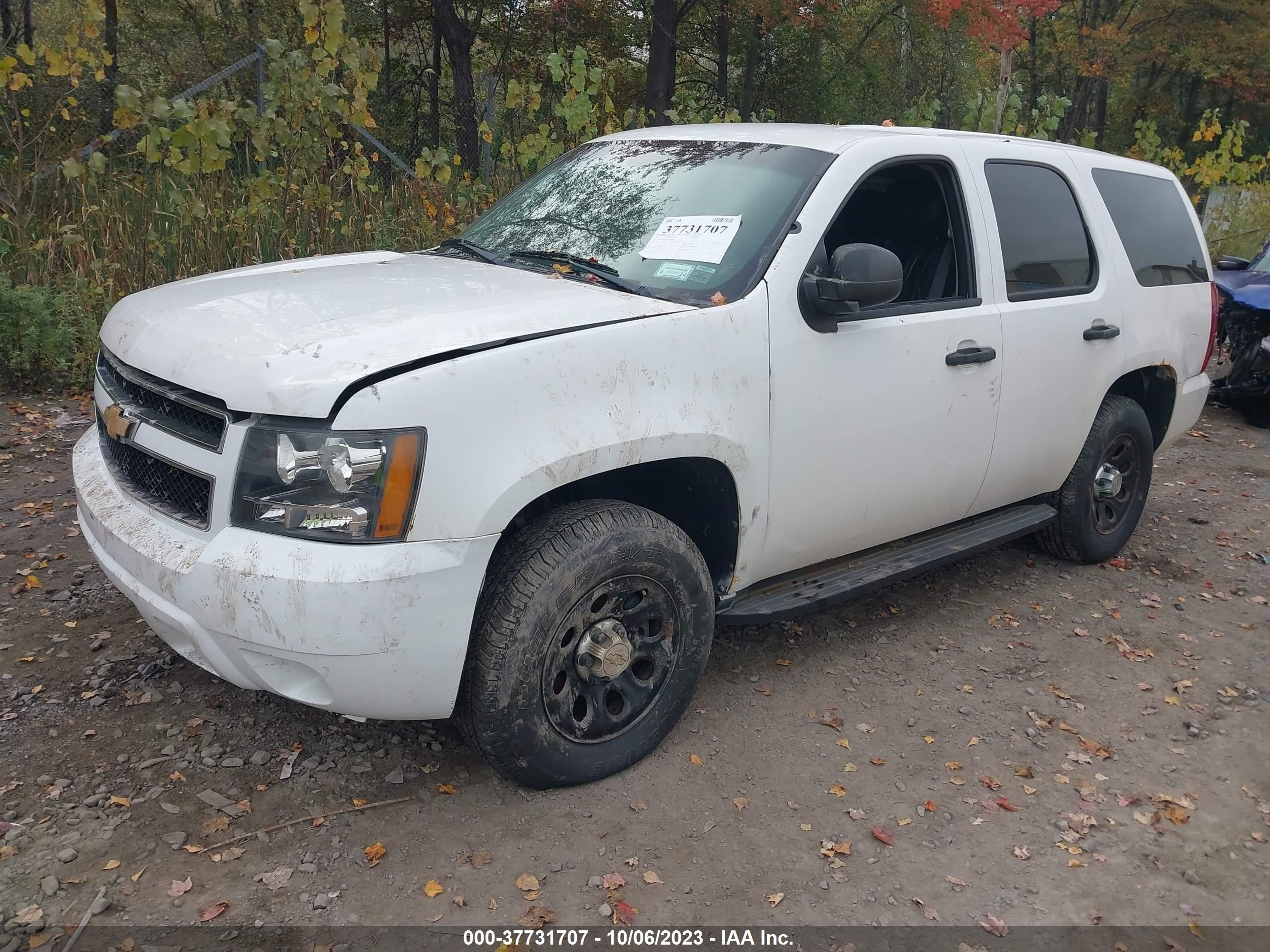 Photo 2 VIN: 1GNSK2E02CR298565 - CHEVROLET TAHOE 