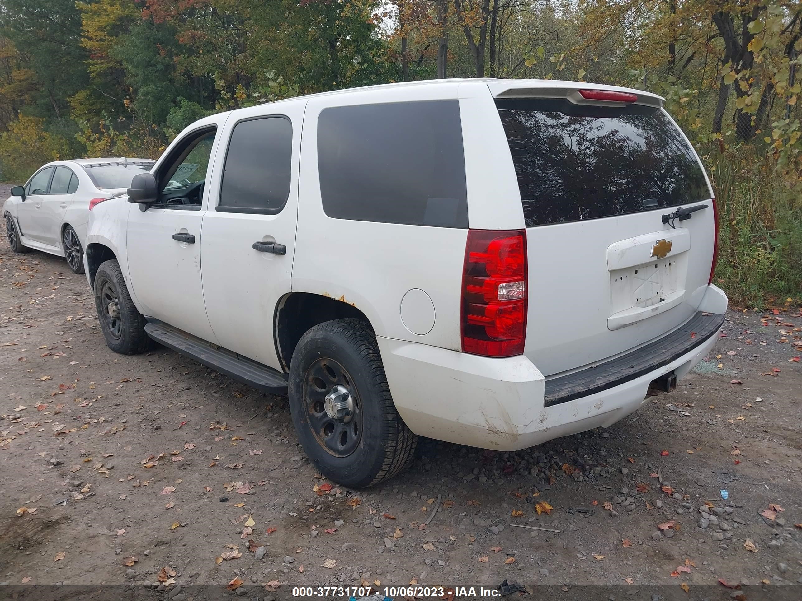 Photo 3 VIN: 1GNSK2E02CR298565 - CHEVROLET TAHOE 