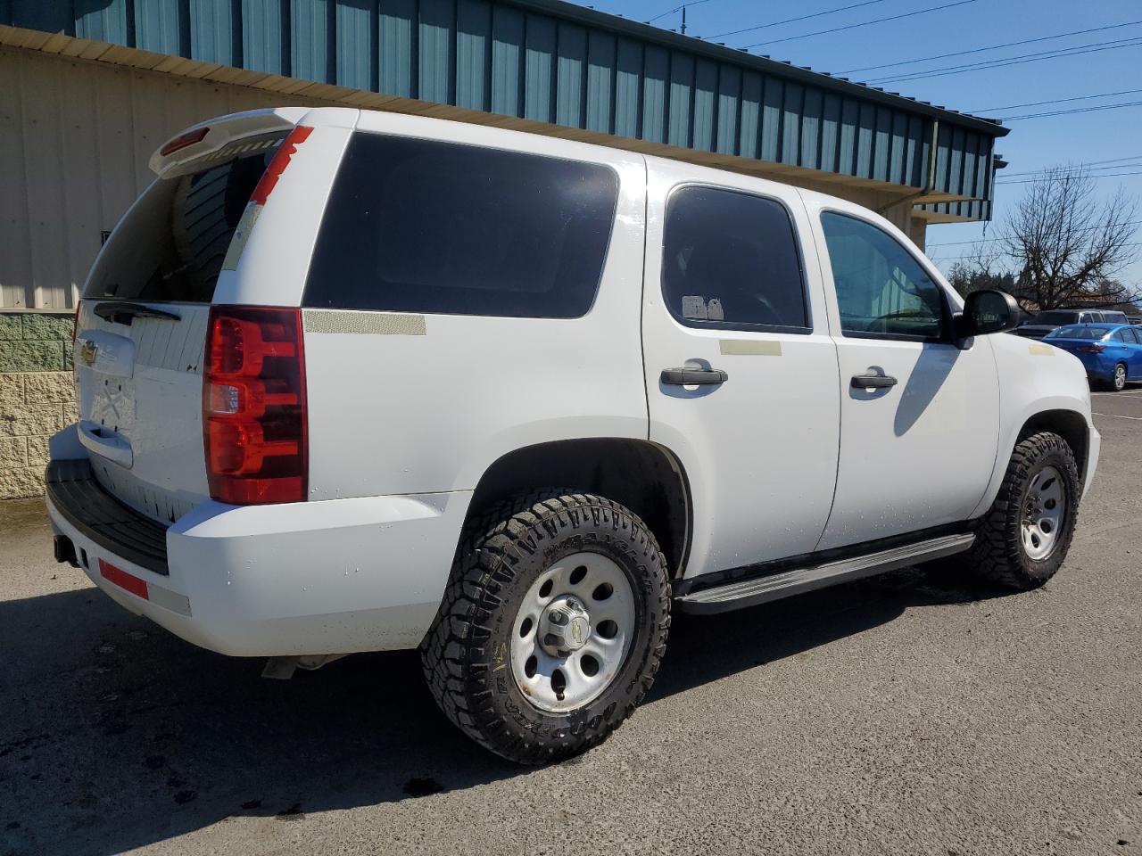 Photo 2 VIN: 1GNSK2E04DR326190 - CHEVROLET TAHOE 