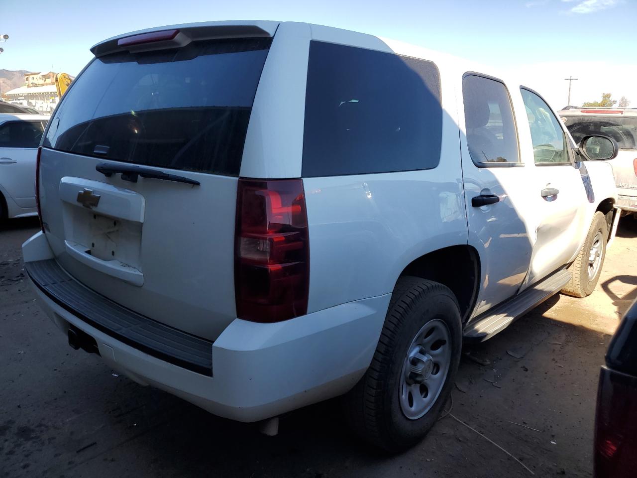 Photo 2 VIN: 1GNSK2E08ER171466 - CHEVROLET TAHOE 