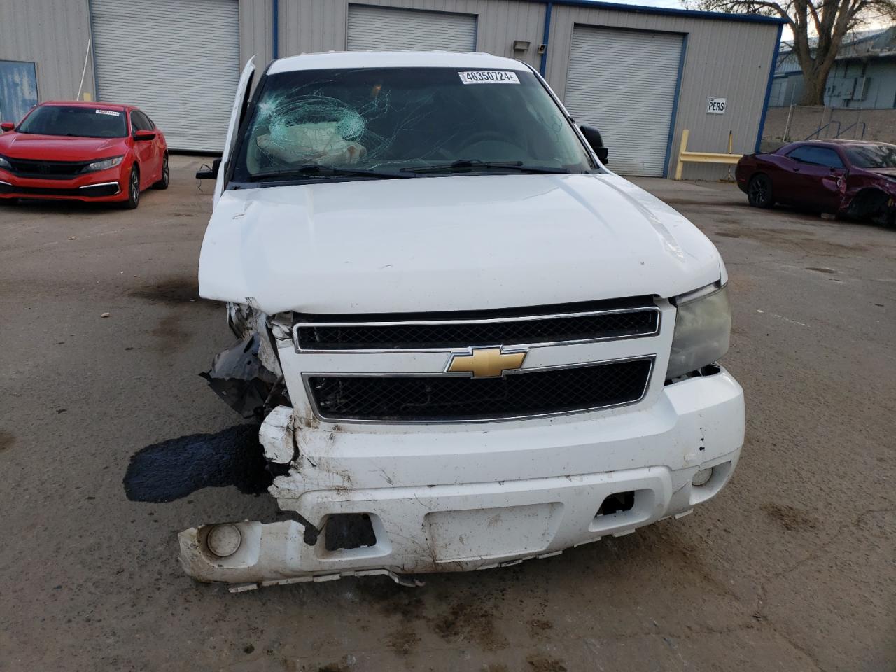 Photo 4 VIN: 1GNSK2E0XBR316244 - CHEVROLET TAHOE 