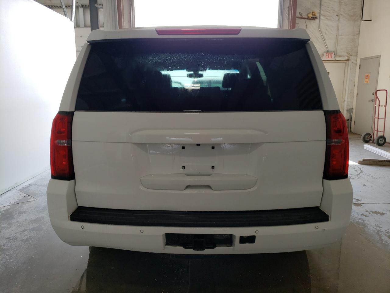 Photo 18 VIN: 1GNSK2KC2FR571247 - CHEVROLET TAHOE 