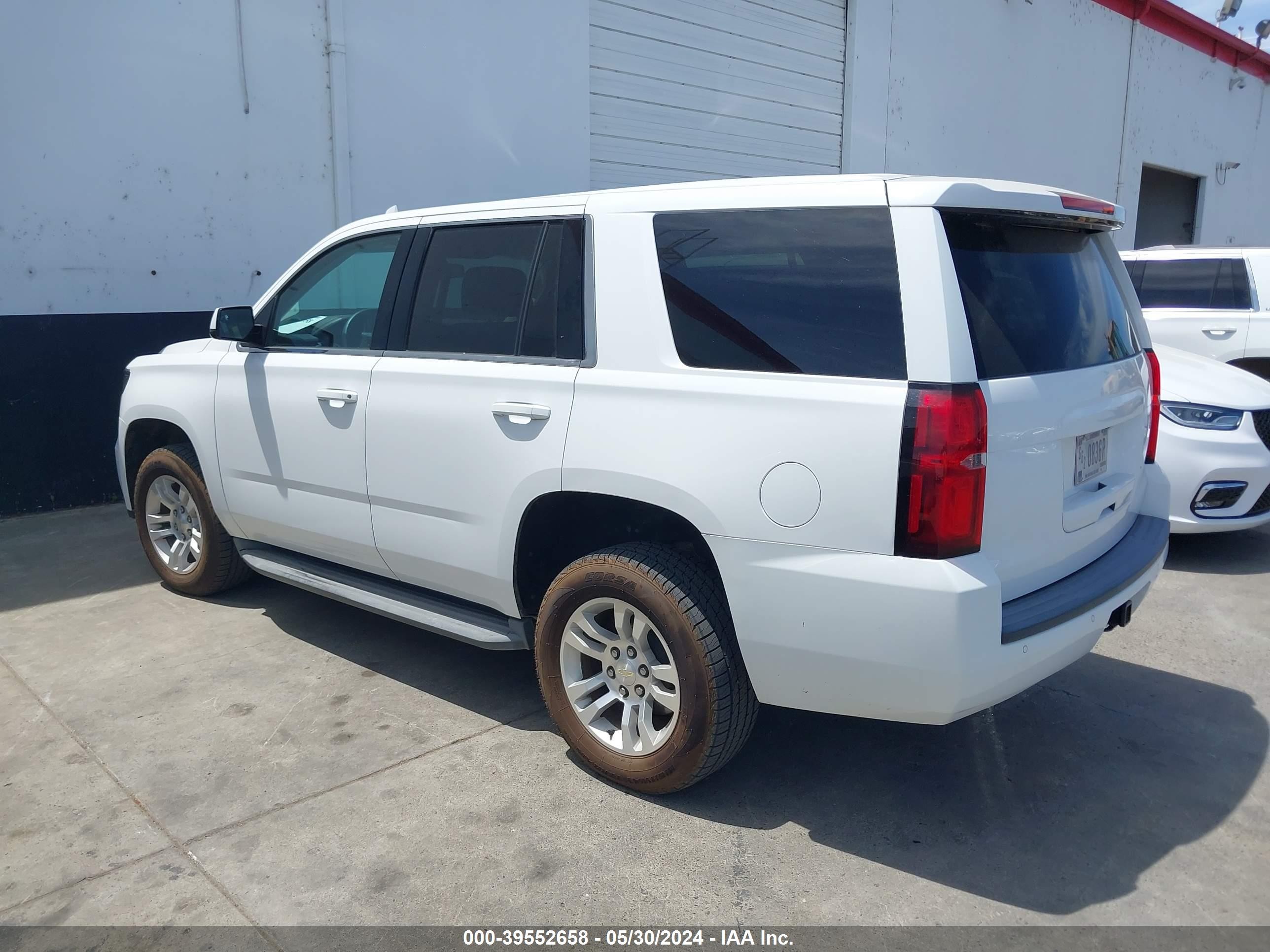 Photo 2 VIN: 1GNSK3EC1FR689677 - CHEVROLET TAHOE 