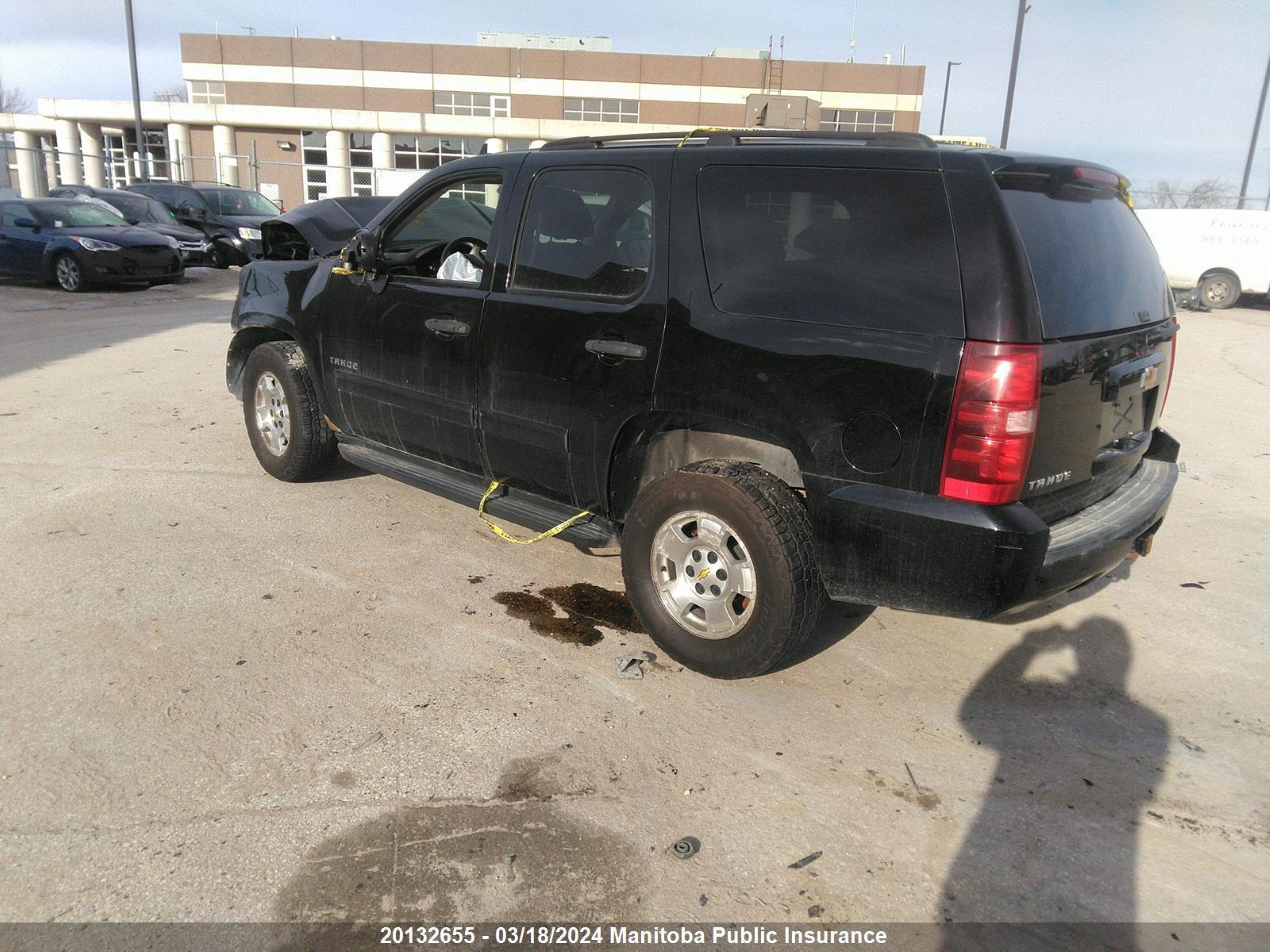 Photo 2 VIN: 1GNSK4E03CR213096 - CHEVROLET TAHOE 