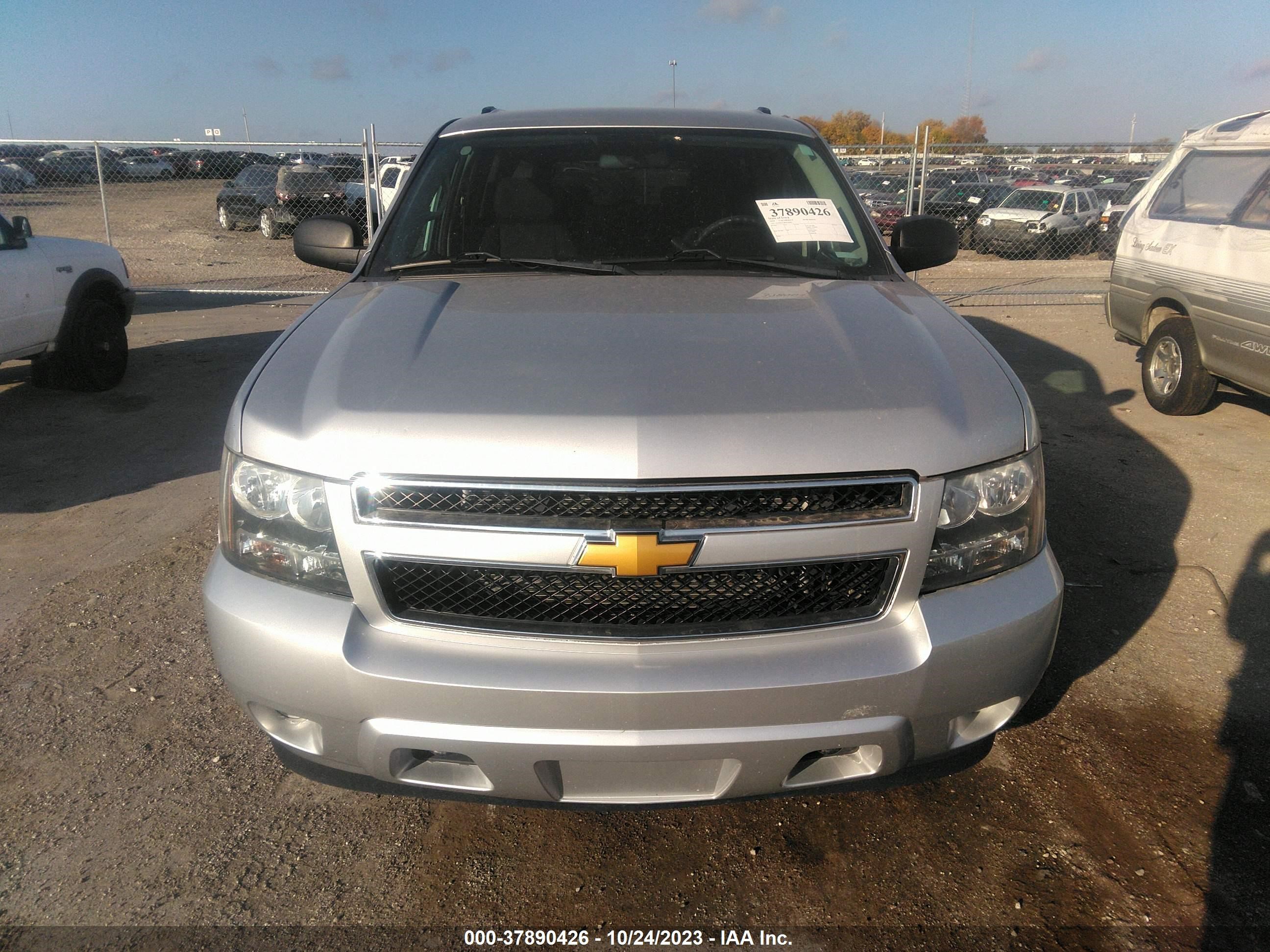 Photo 11 VIN: 1GNSK5E78ER206862 - CHEVROLET SUBURBAN 