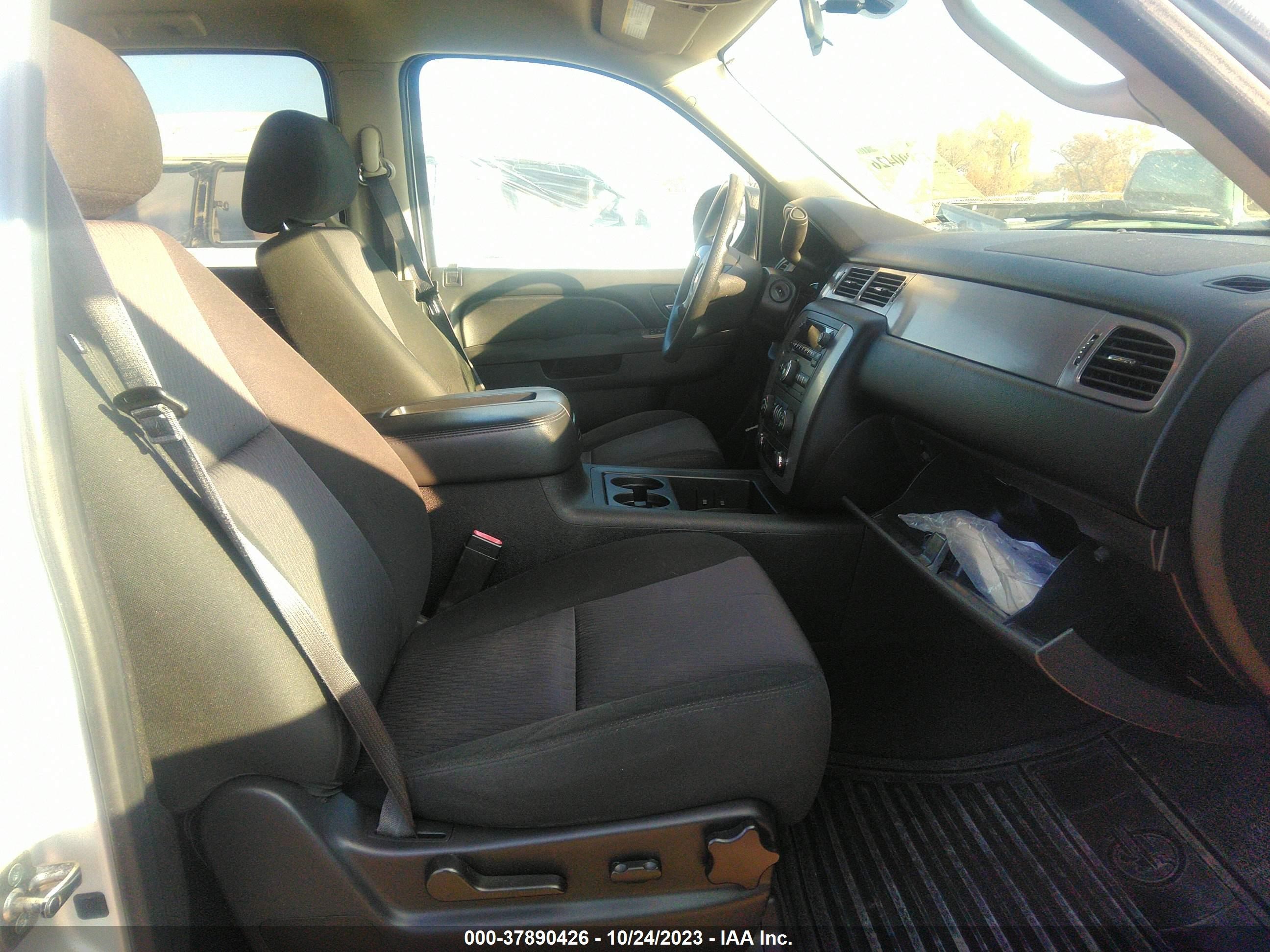 Photo 4 VIN: 1GNSK5E78ER206862 - CHEVROLET SUBURBAN 