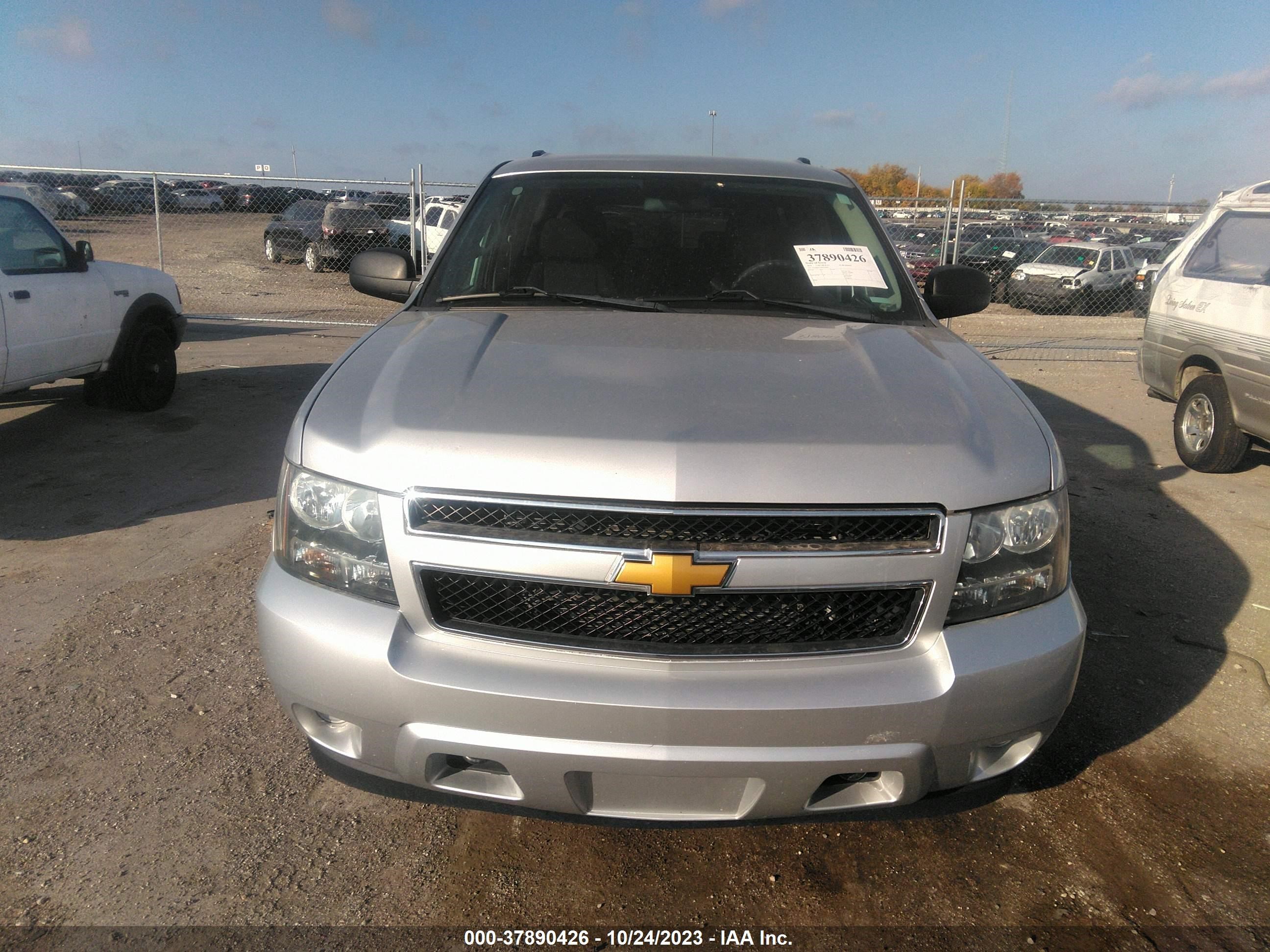 Photo 5 VIN: 1GNSK5E78ER206862 - CHEVROLET SUBURBAN 