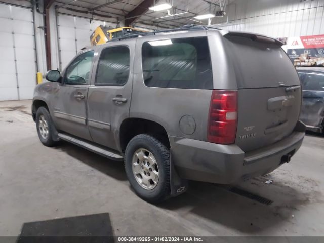 Photo 2 VIN: 1GNSKAE04DR175412 - CHEVROLET TAHOE 