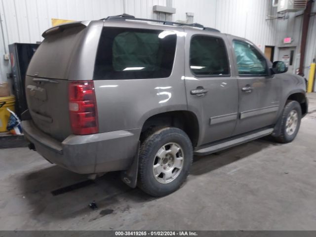 Photo 3 VIN: 1GNSKAE04DR175412 - CHEVROLET TAHOE 