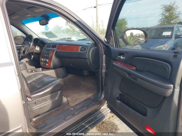 Photo 4 VIN: 1GNSKAE04ER237456 - CHEVROLET TAHOE 