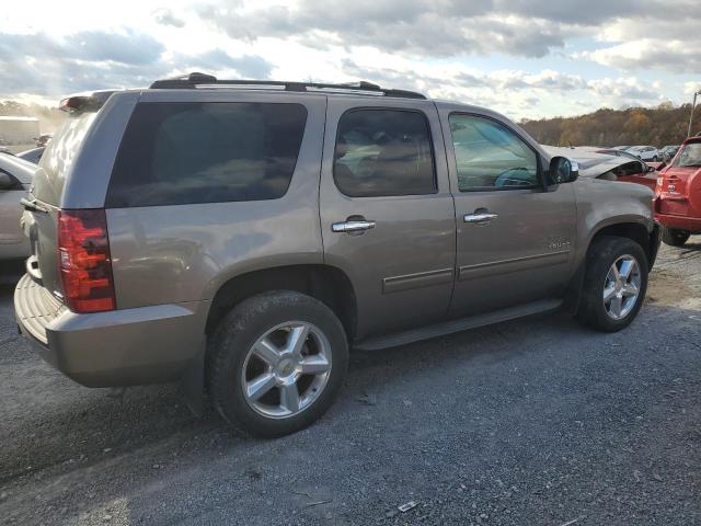 Photo 2 VIN: 1GNSKAE06BR283334 - CHEVROLET TAHOE 