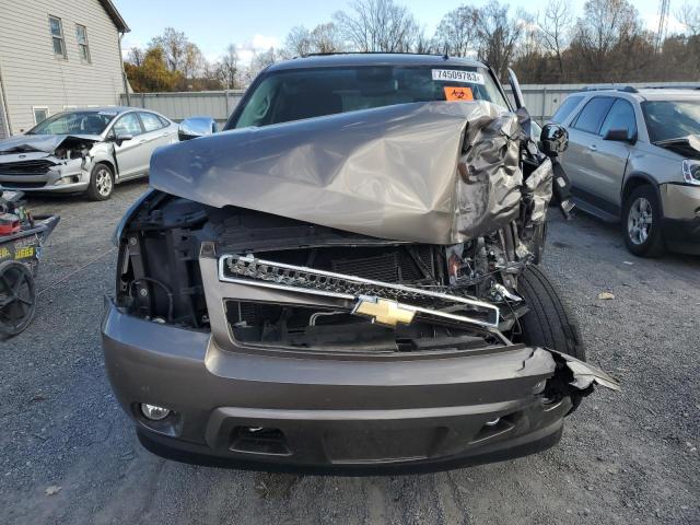 Photo 4 VIN: 1GNSKAE06BR283334 - CHEVROLET TAHOE 