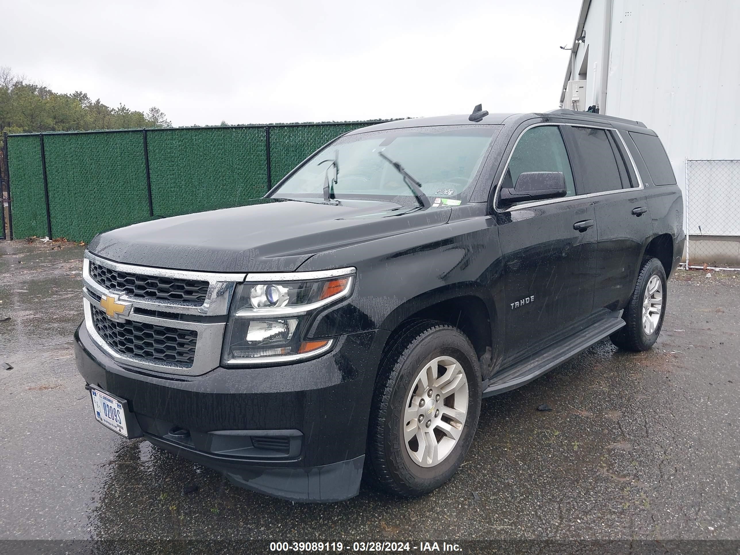 Photo 1 VIN: 1GNSKAEC5GR329978 - CHEVROLET TAHOE 