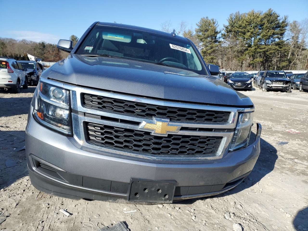 Photo 4 VIN: 1GNSKAEC6JR372958 - CHEVROLET TAHOE 