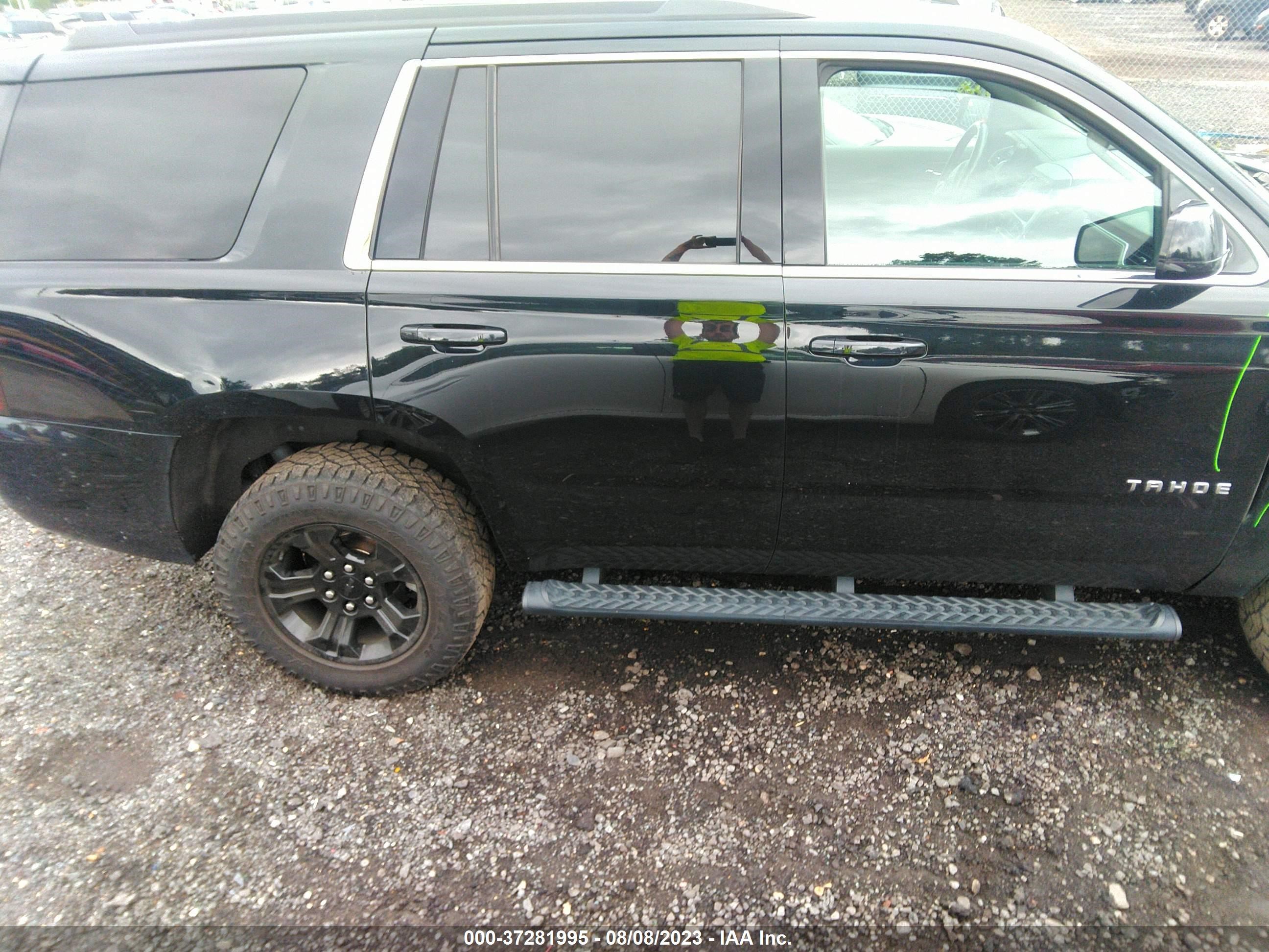 Photo 12 VIN: 1GNSKAKC1KR262115 - CHEVROLET TAHOE 