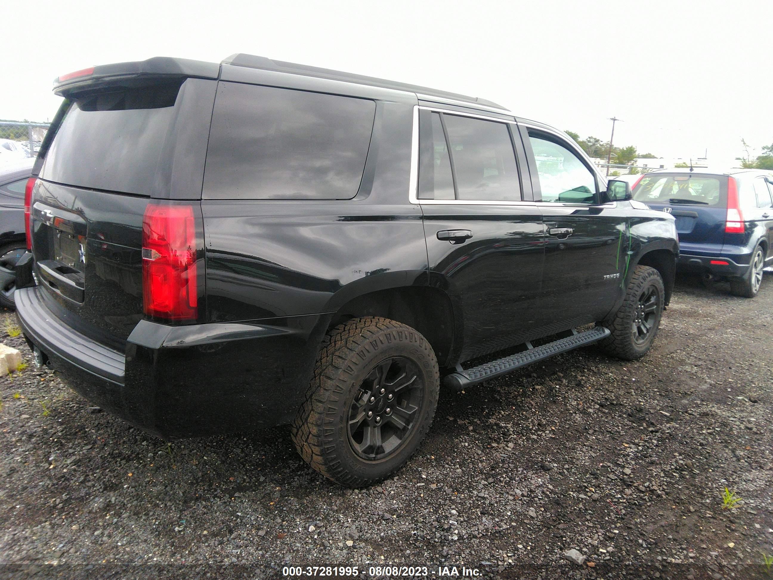 Photo 3 VIN: 1GNSKAKC1KR262115 - CHEVROLET TAHOE 