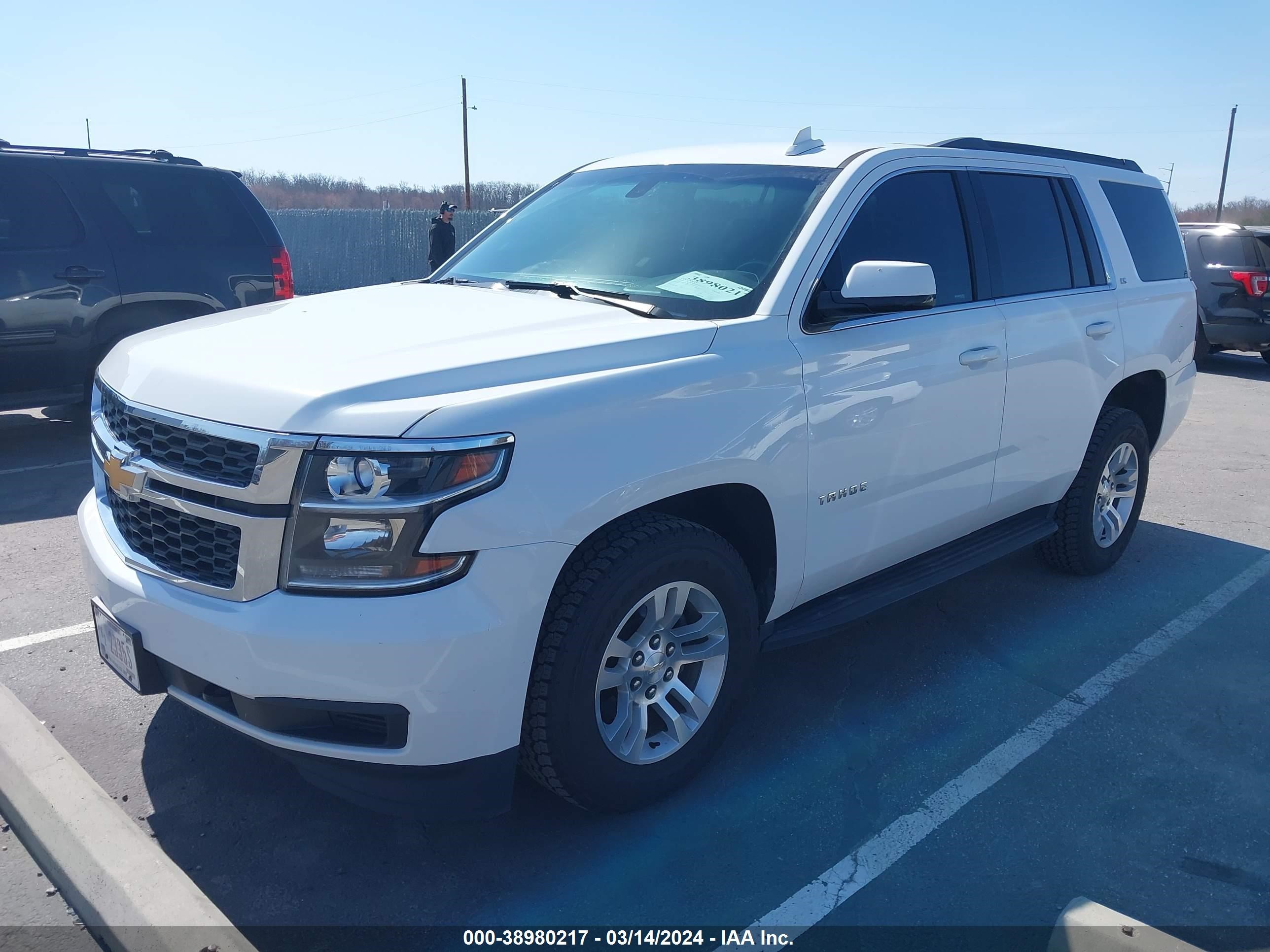 Photo 1 VIN: 1GNSKAKC6GR405955 - CHEVROLET TAHOE 