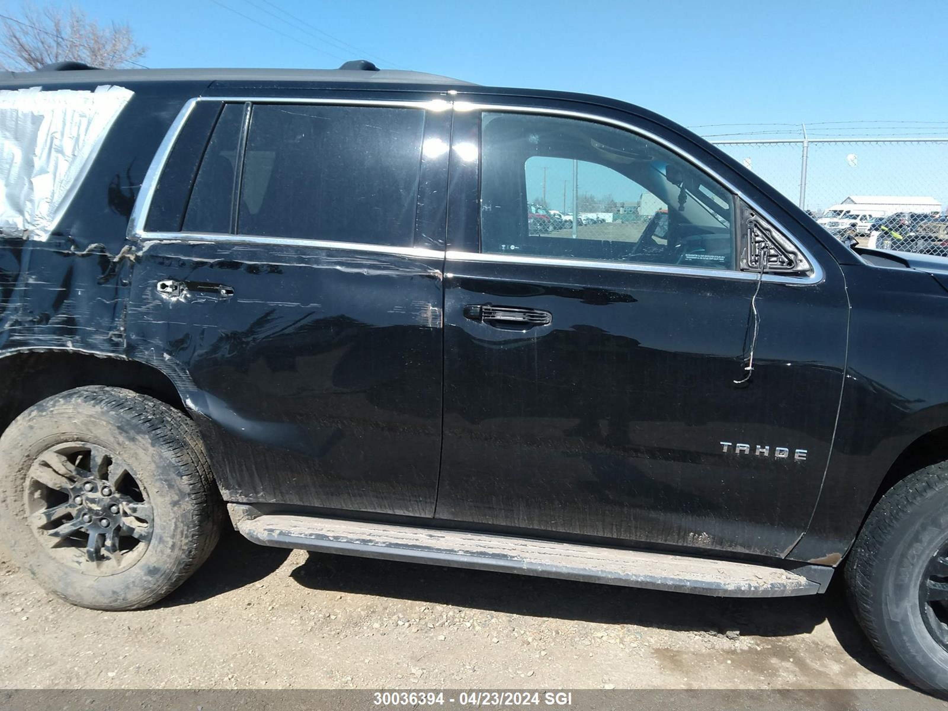 Photo 13 VIN: 1GNSKAKC6JR215242 - CHEVROLET TAHOE 